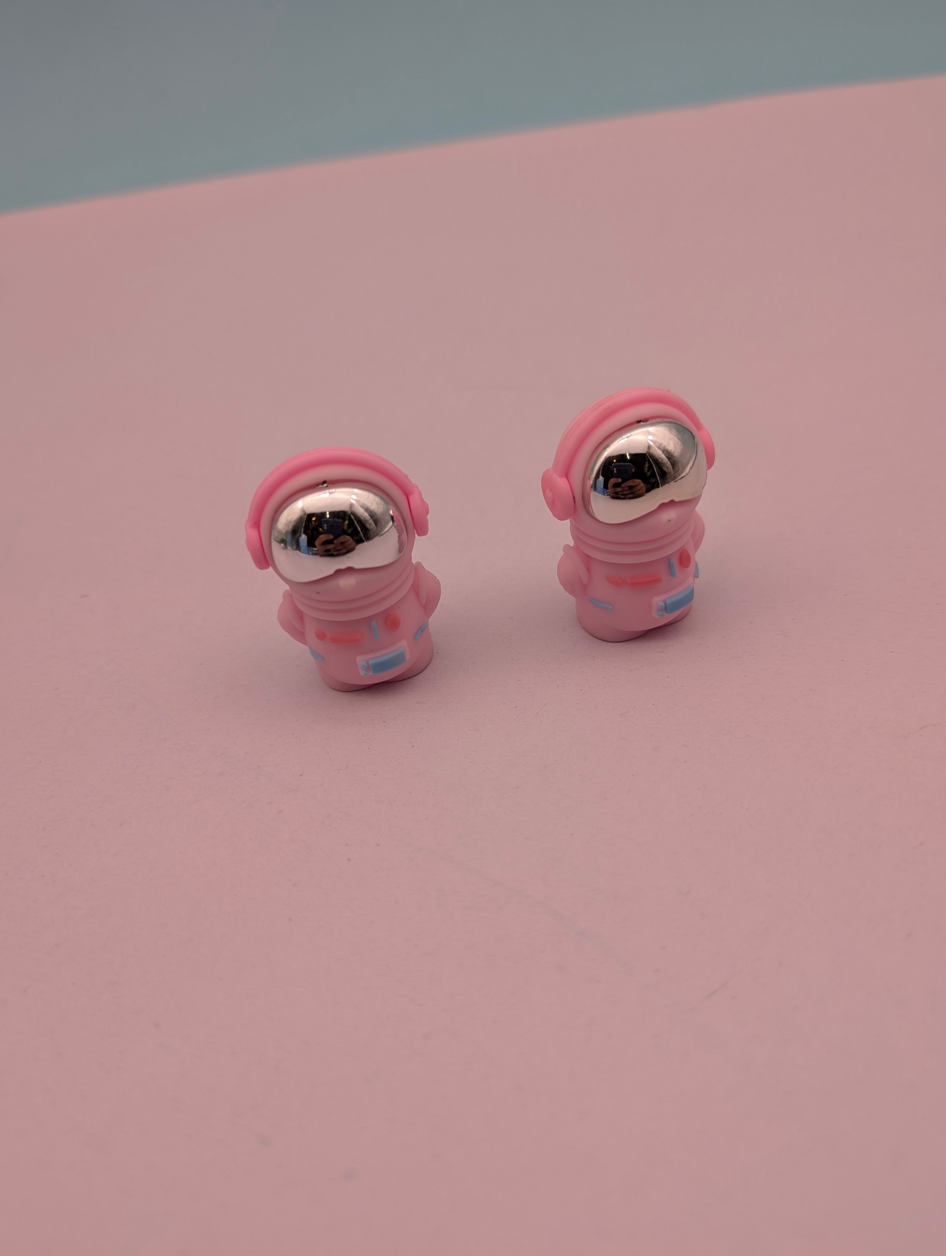 YALONG ASTRONAUT PENCIL SHARPENERS
