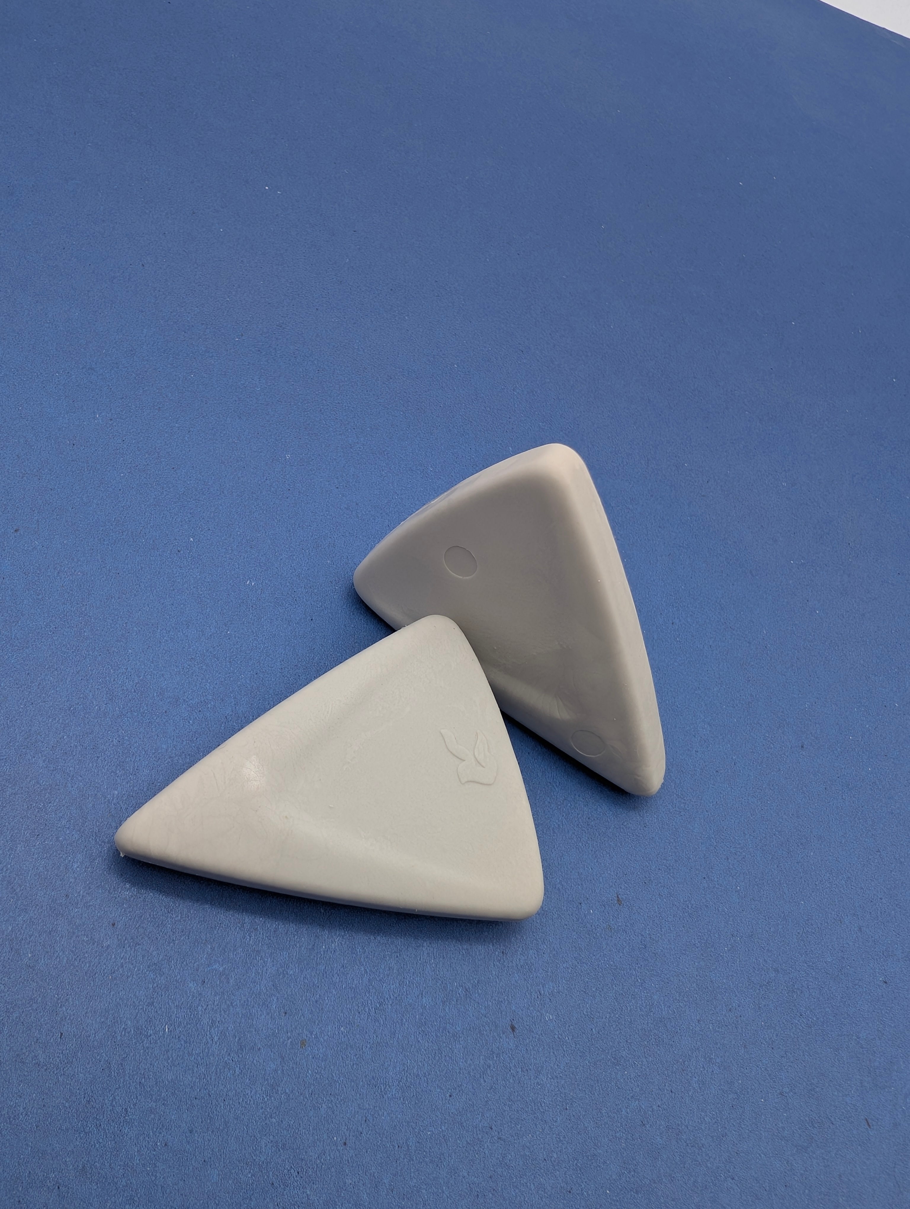 ALONG DRESS SHAPED 4B ERASERS
