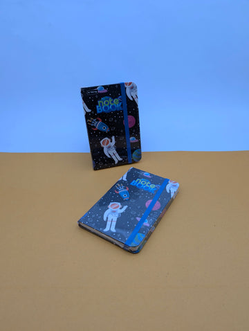 SPACE-THEMED ELASTIC CLOSURE NOTEBOOKS SMALL
