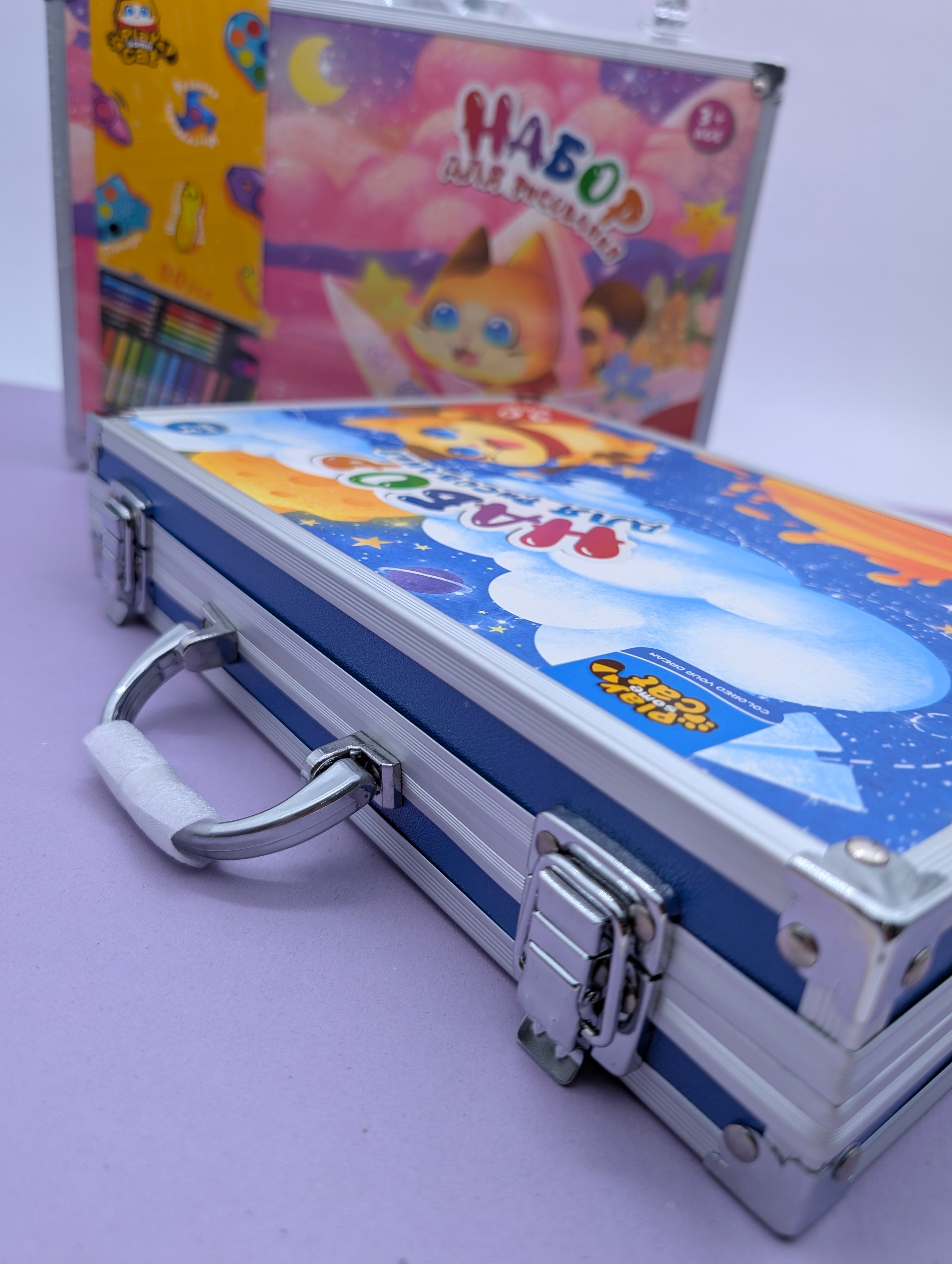 KIDS ART COLOURING-SET ALUMINUM CASE