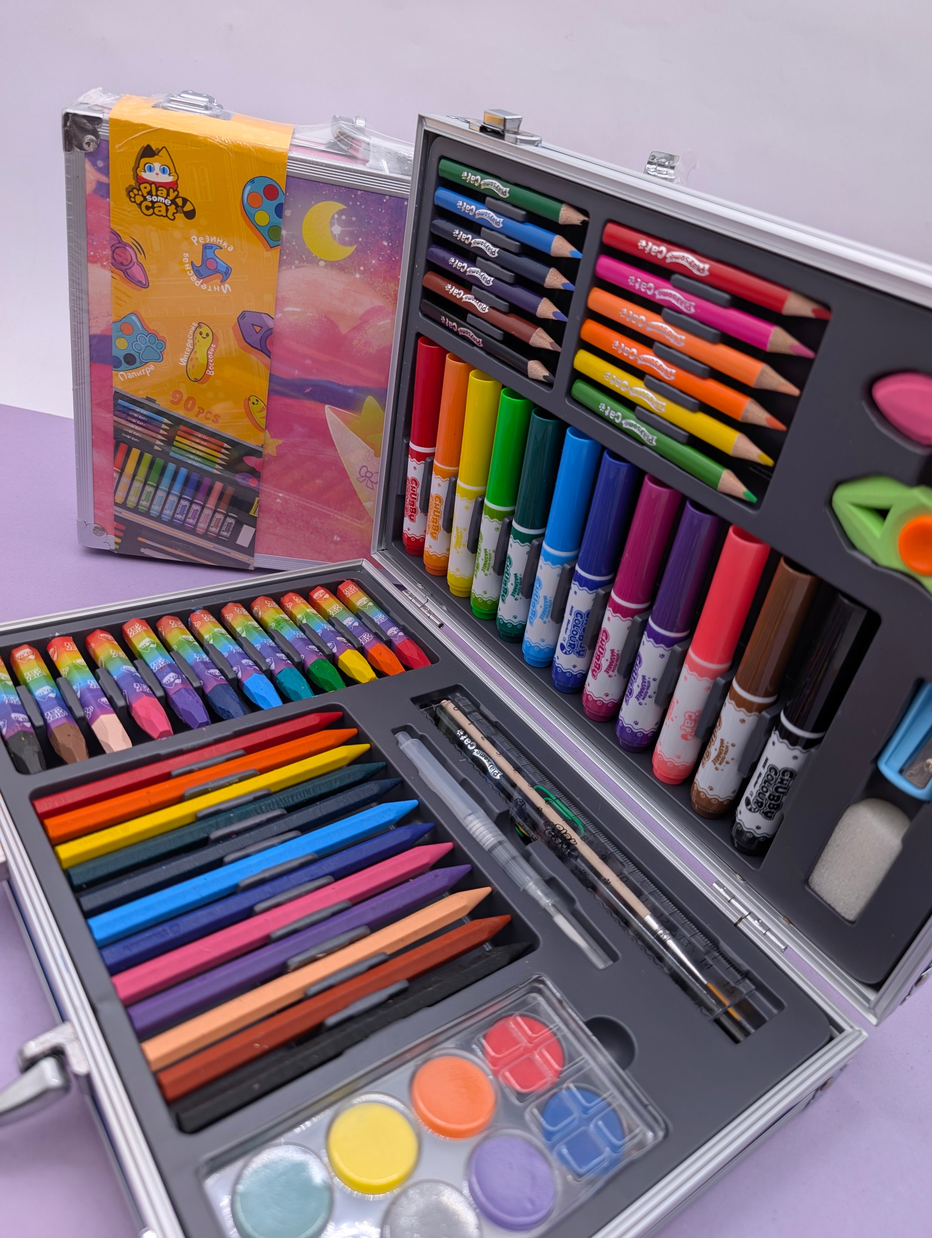 KIDS ART COLOURING-SET ALUMINUM CASE