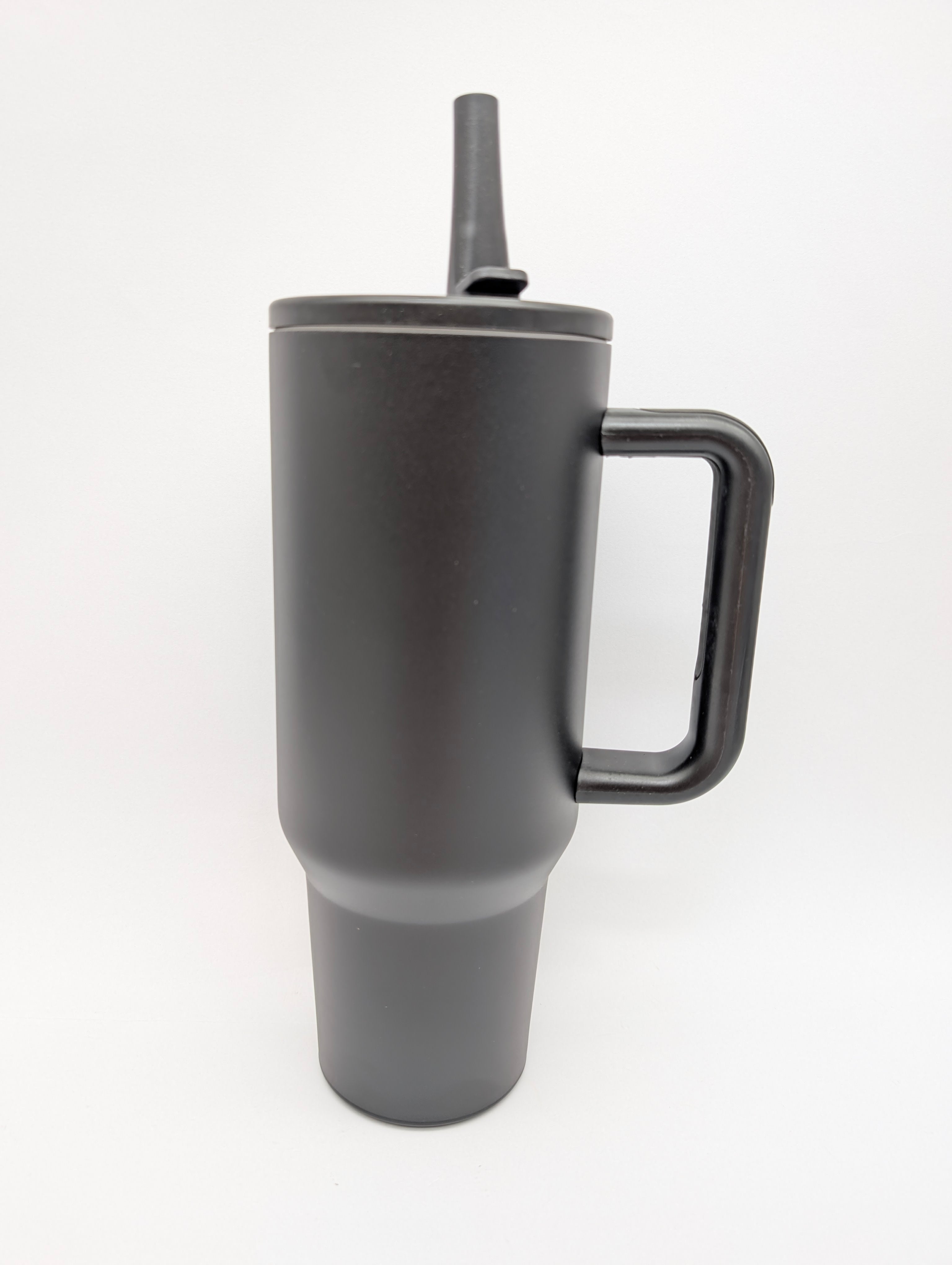 VACUUM INSULATED TUMBLER WITH HANDLE
