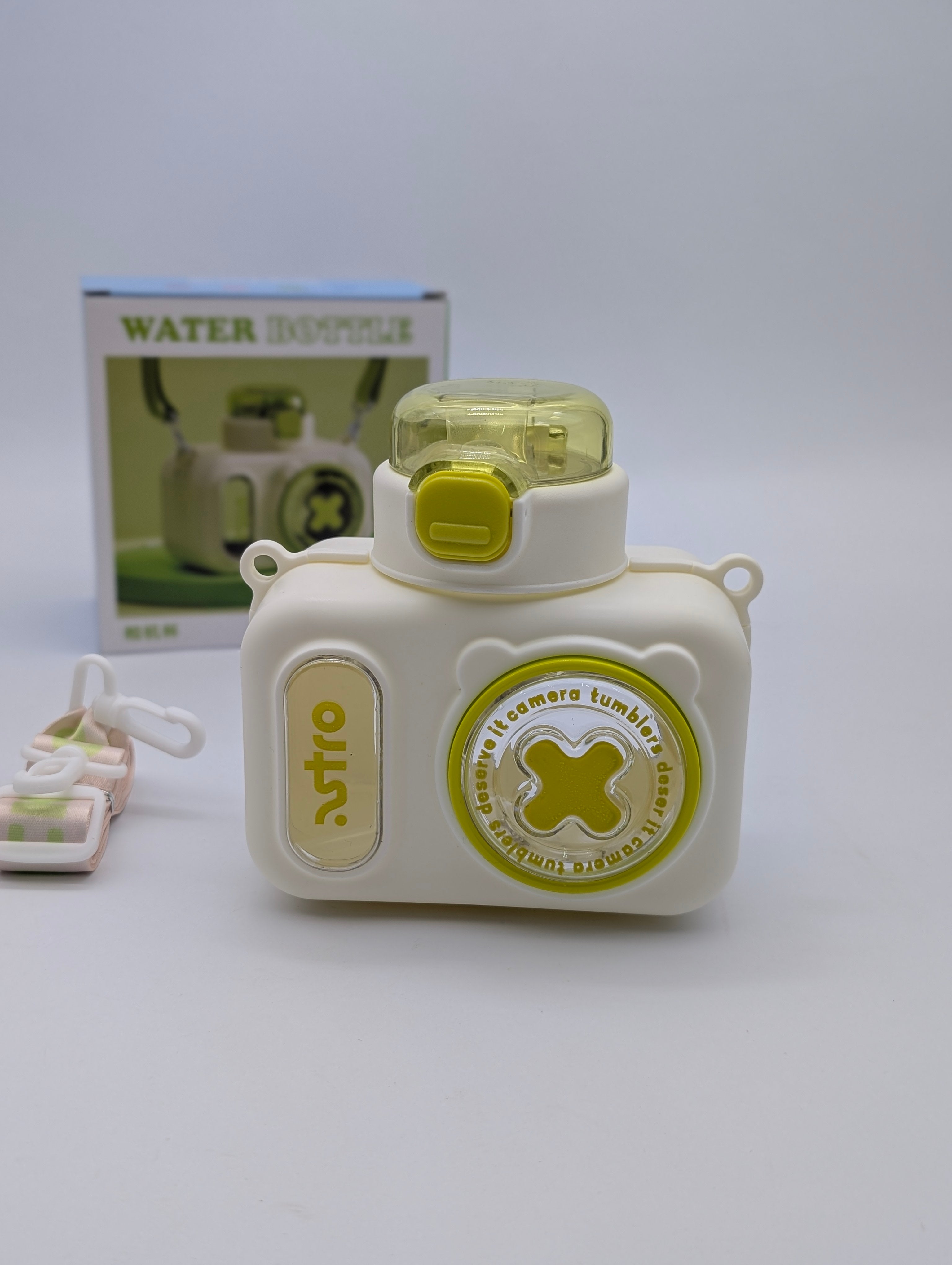 INSTAX CAMERA-SHAPED WATER BOTTLE