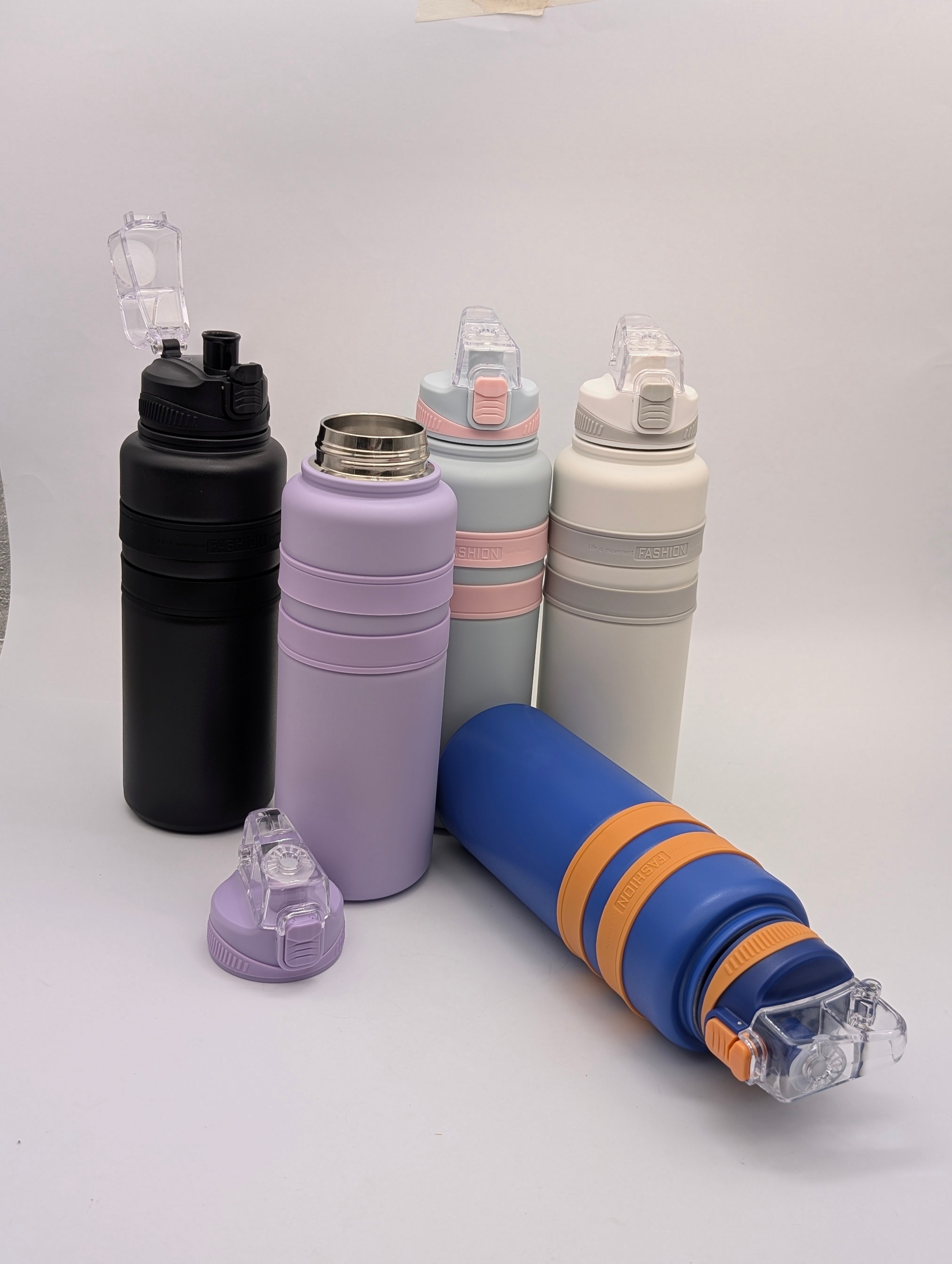 PORTABLE INSULATED SPORTS BOTTLES