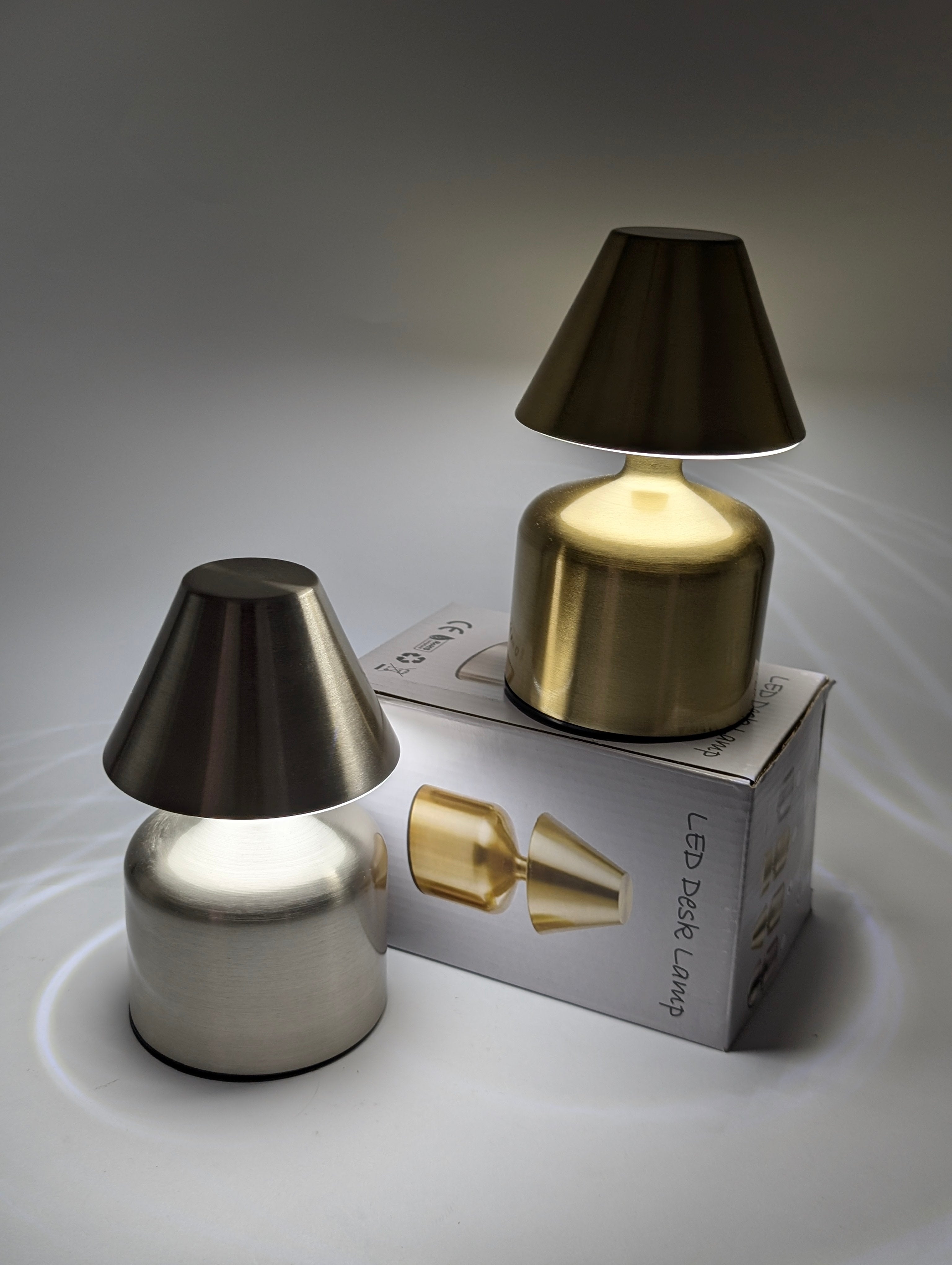 SLEEK MUSHROOM DESIGN DESK LAMP