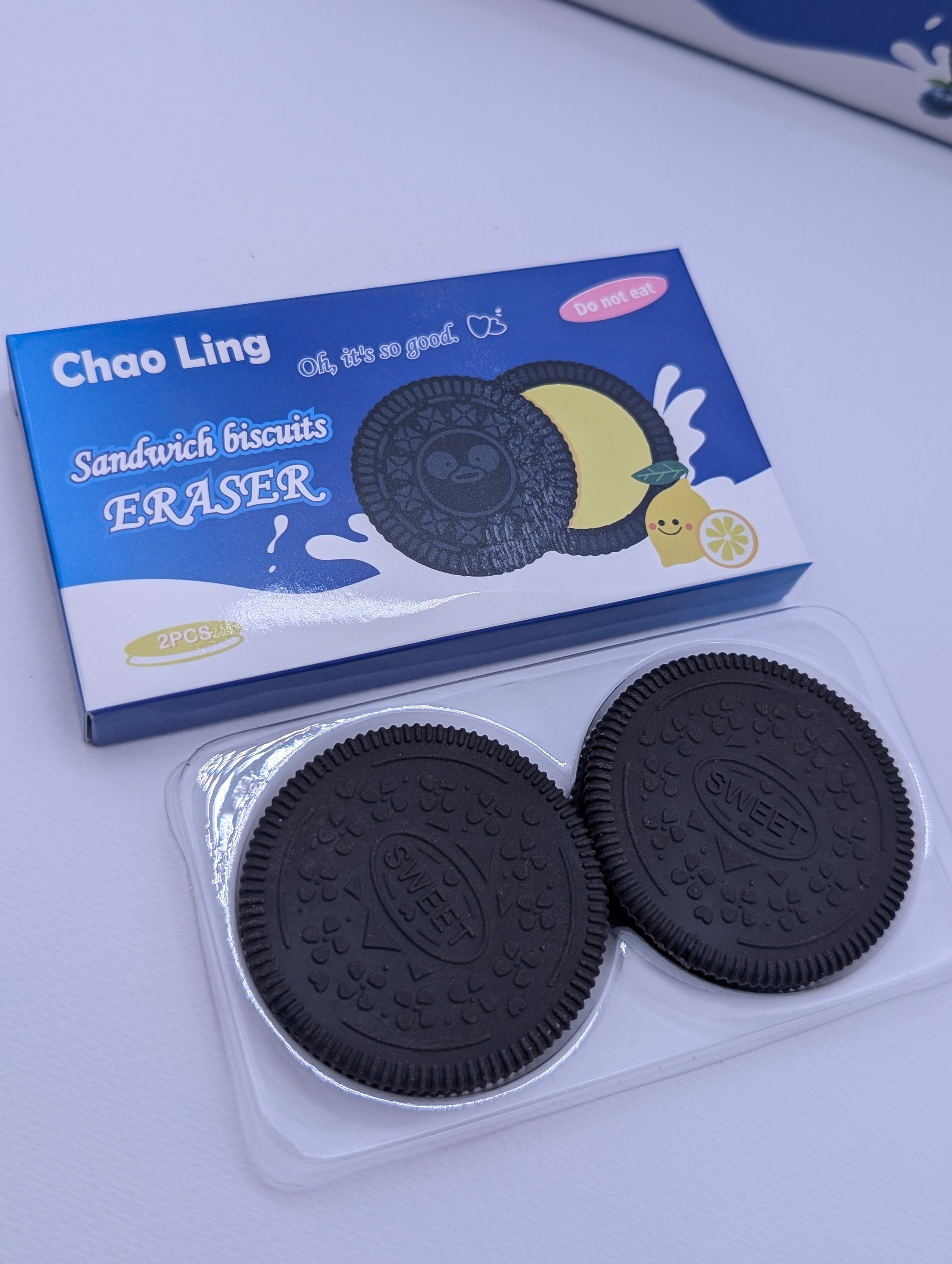 SWEET COOKIE-SHAPED ERASER SET