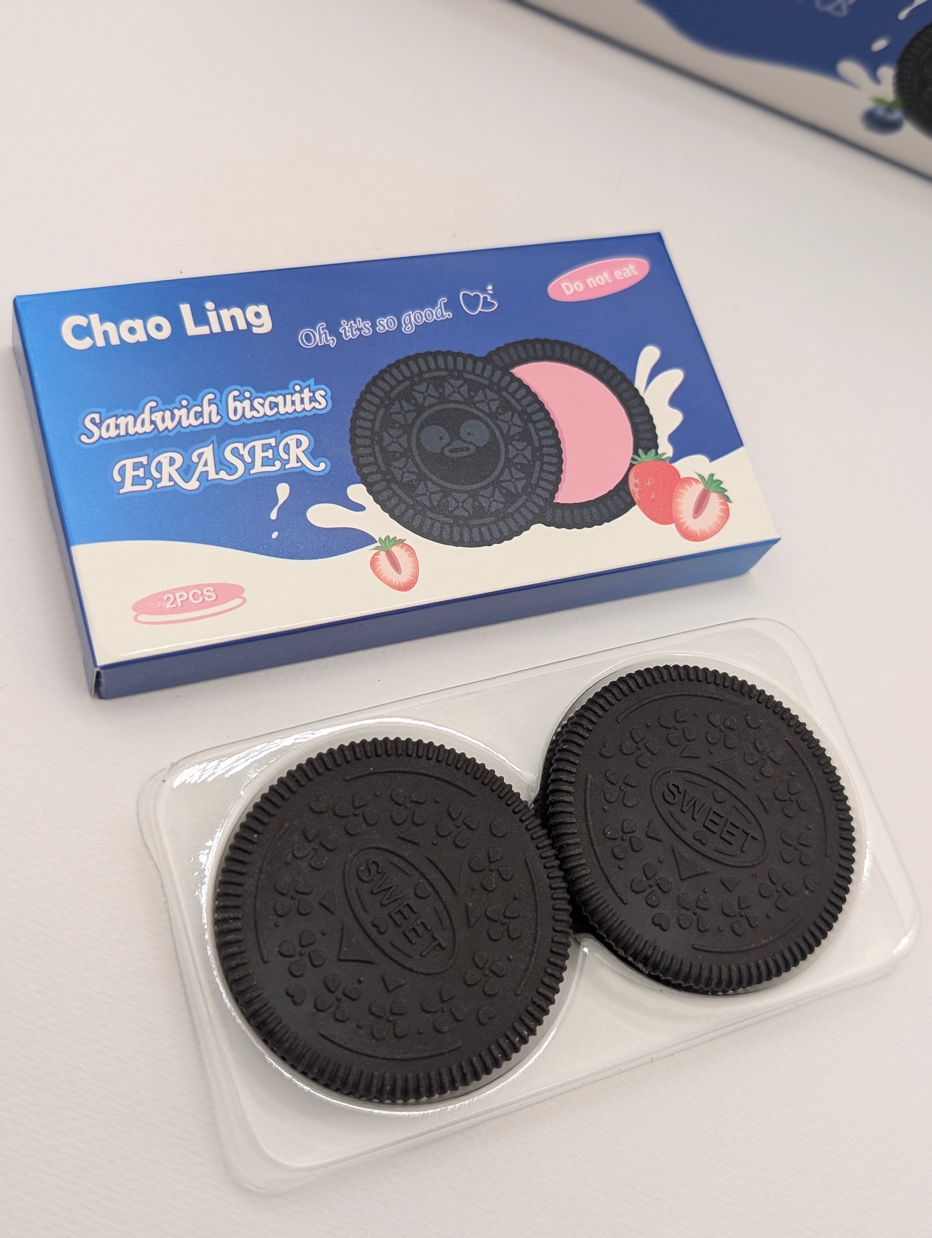 SWEET COOKIE-SHAPED ERASER SET