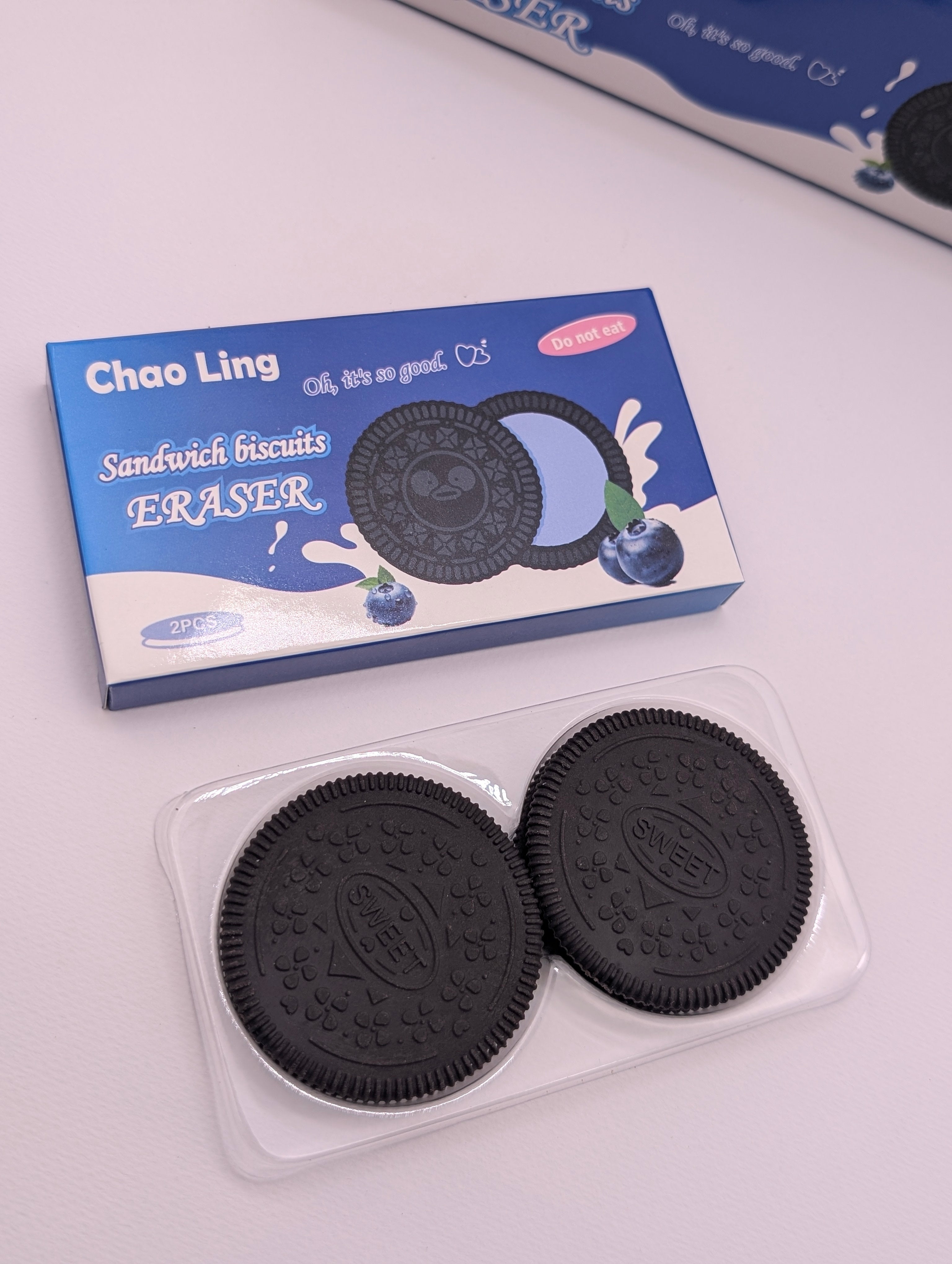 SWEET COOKIE-SHAPED ERASER SET